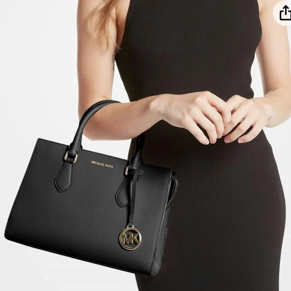 MICHAEL KORS SHEILA MEDIUM CENTER ZIP SATCHEL / CROSSBODY BLACK COLOR